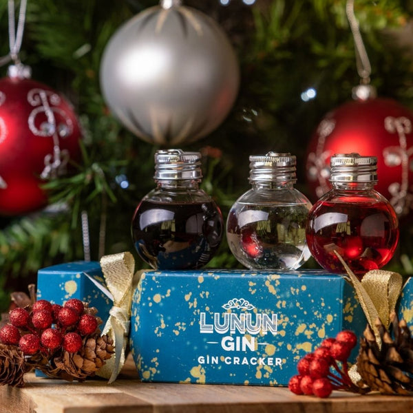 Lunun Gin Christmas Crackers